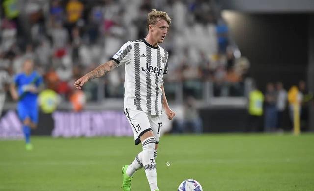 JNH体育-包含尤文图斯冷静应对防守扎实孤注一掷的词条