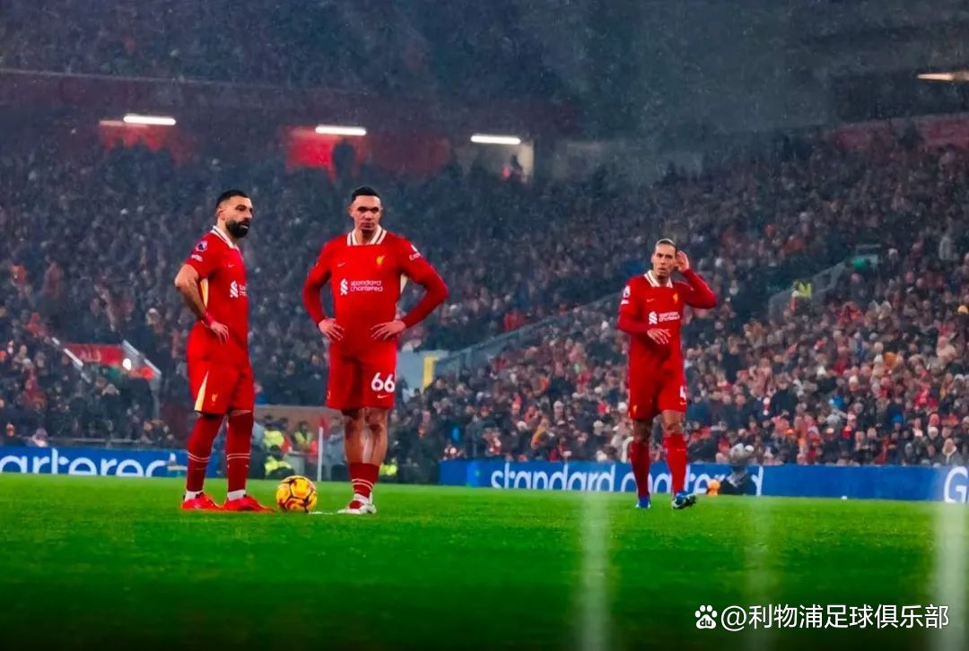 正在进行的欧洲足球联赛,引发球迷热议 正在进行的欧洲足球联赛,引发球迷热议