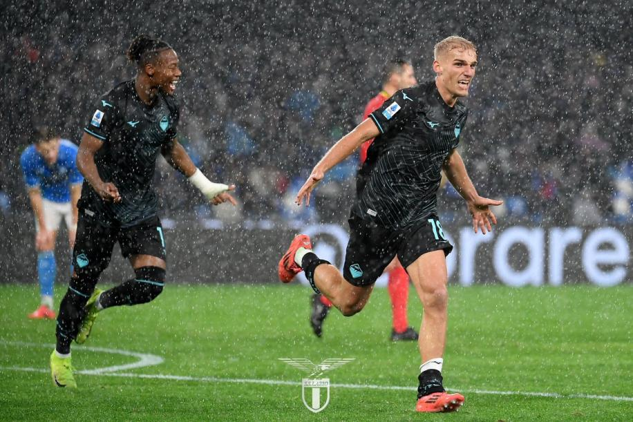 金年会APP-阿贾克斯凭借传球技术，打破对手防线的简单介绍