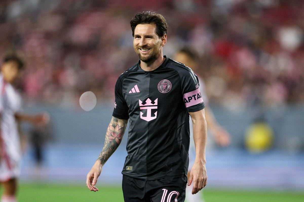 关于梅西回应比赛中的争议判罚,称其不公的信息 关于梅西回应比赛中的争议判罚,称其不公的信息