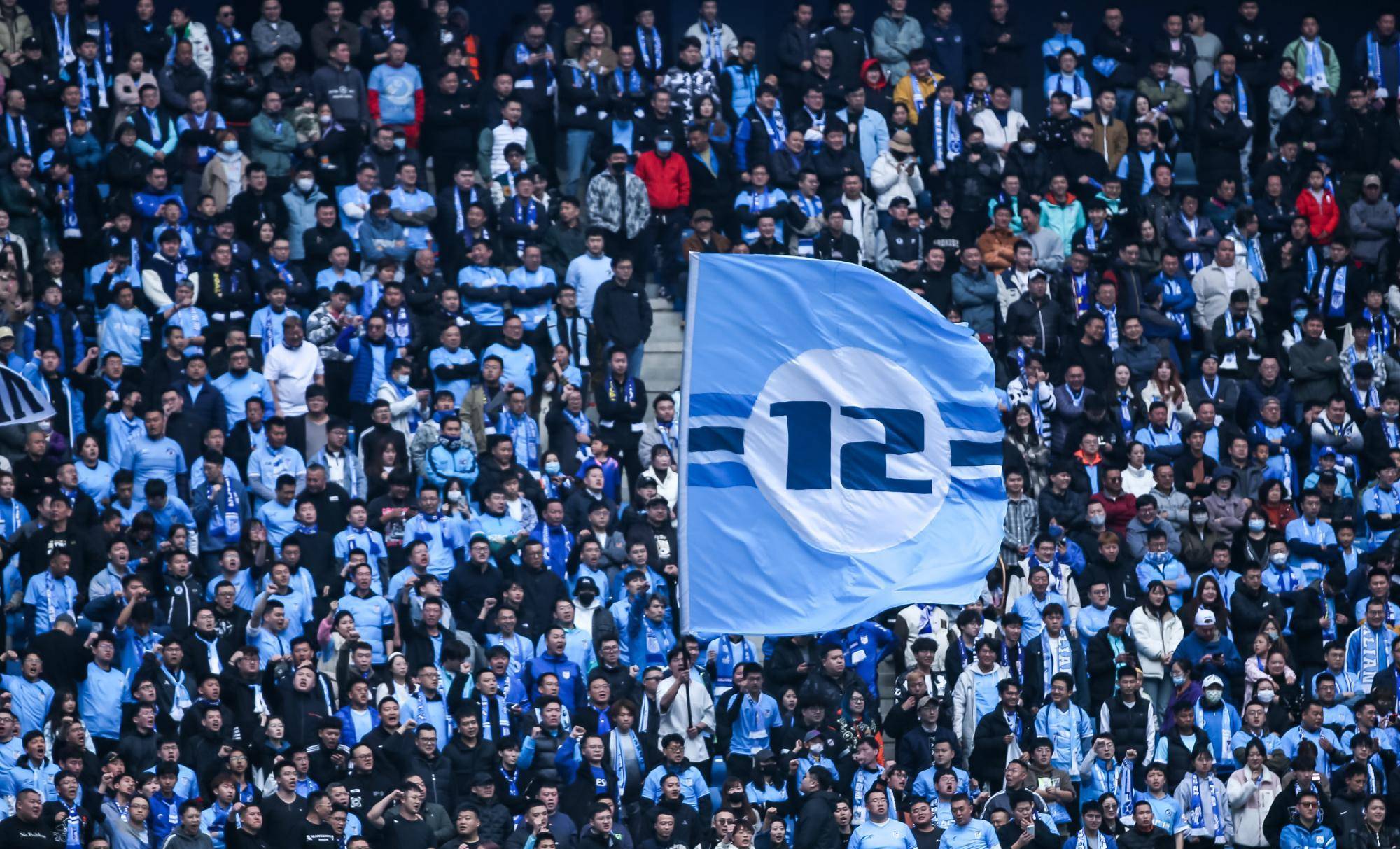 金年会下载-雷恩球员备战关键比赛，全队备受期待