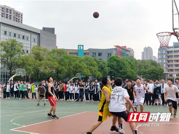 北京篮球队全队默契配合胜出贵州队 北京篮球队全队默契配合胜出贵州队