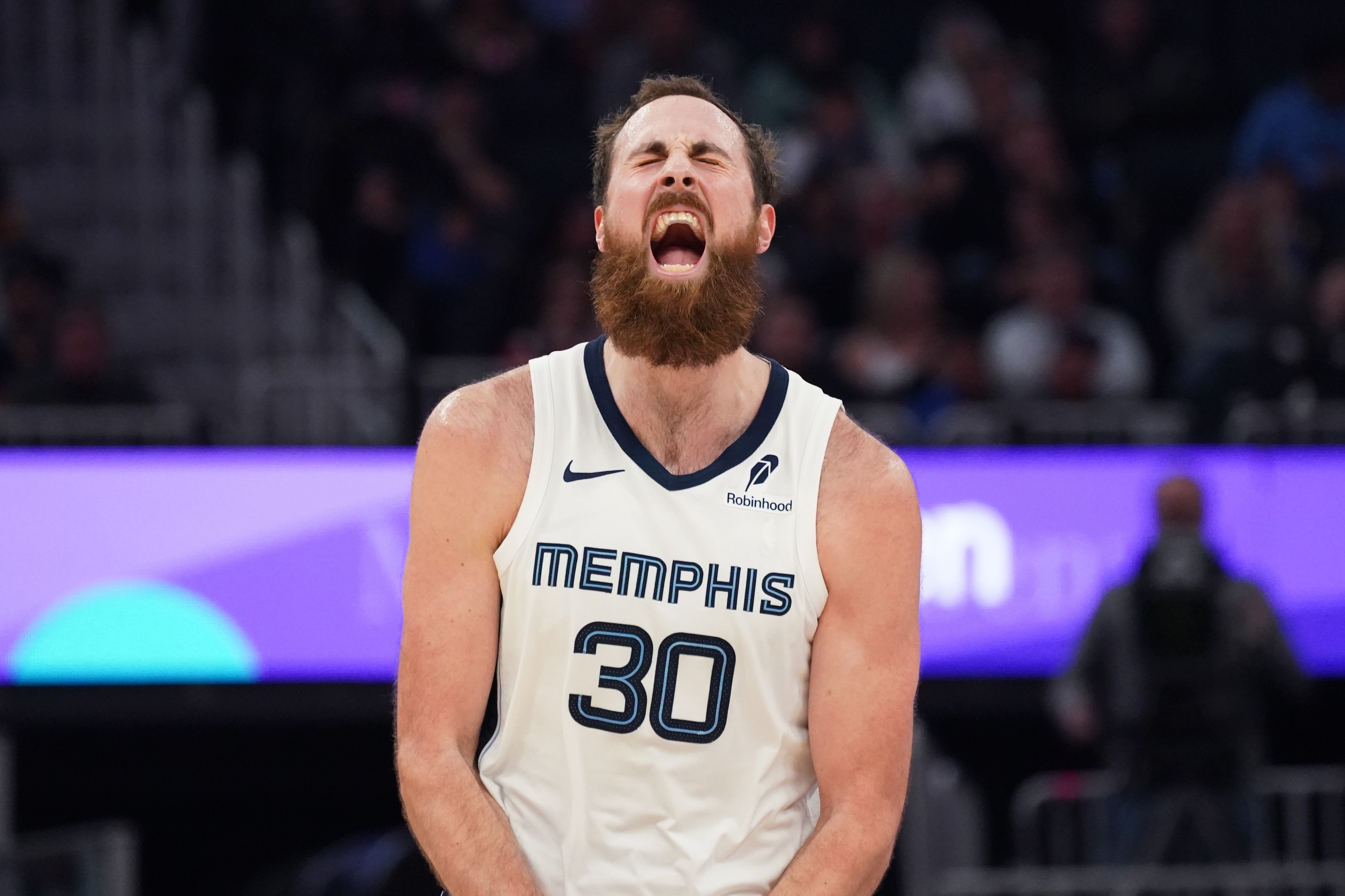 步行者主场击败灰熊，取得四连胜