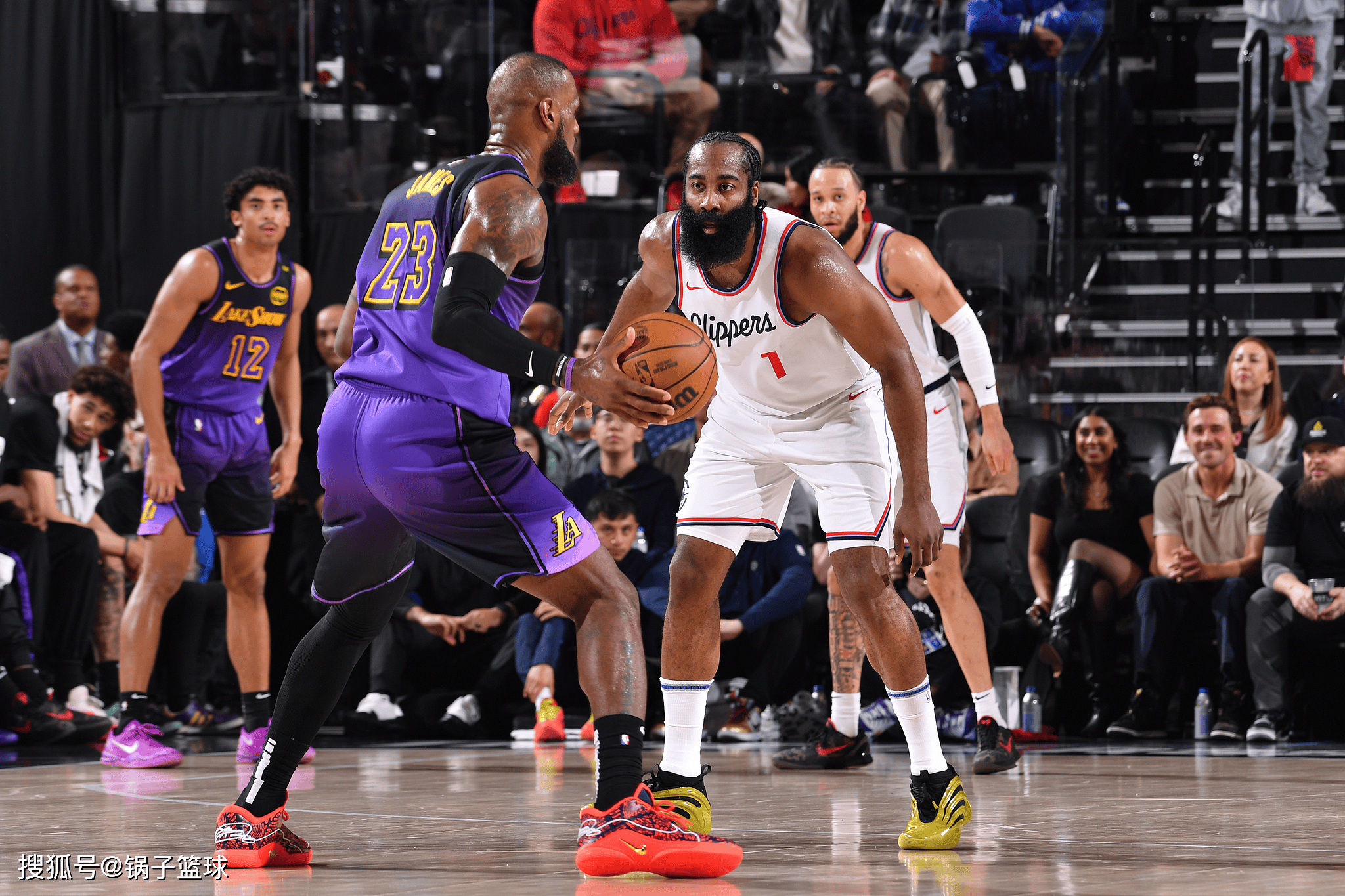 金年会APP-快船惨败湖人，遭遇失利