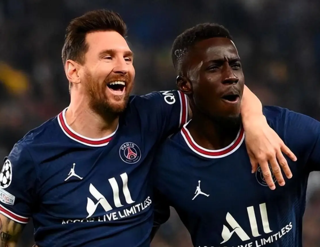 关于巴黎碾压塞内加尔,阿尔巴惊艳世界的信息 关于巴黎碾压塞内加尔,阿尔巴惊艳世界的信息