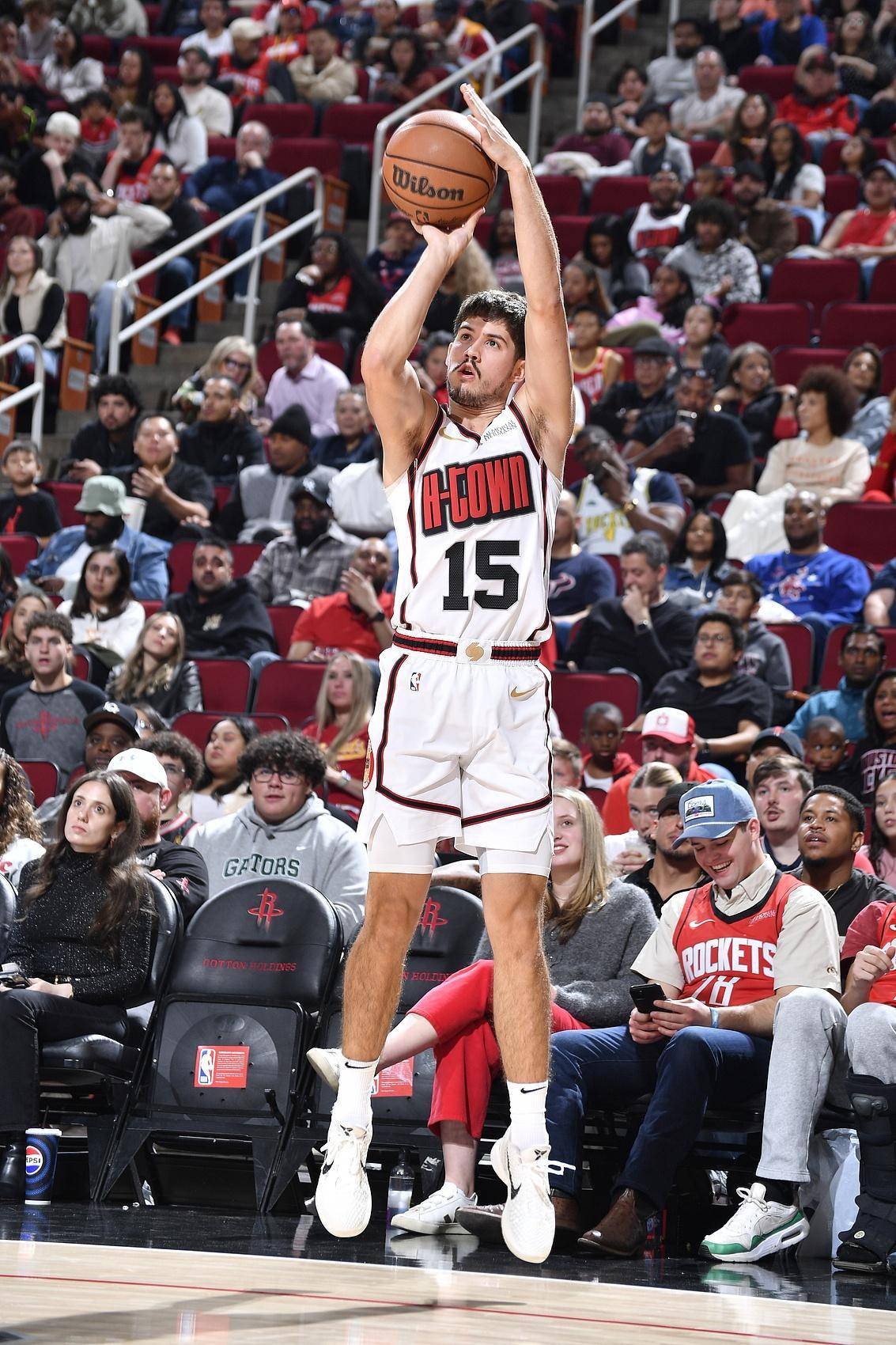 金年会下载-火箭大胜马刺，保持东部领先优势