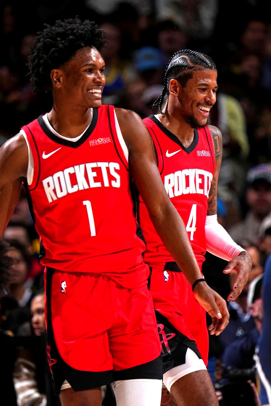 火箭大胜马刺,保持东部领先优势 火箭大胜马刺,保持东部领先优势