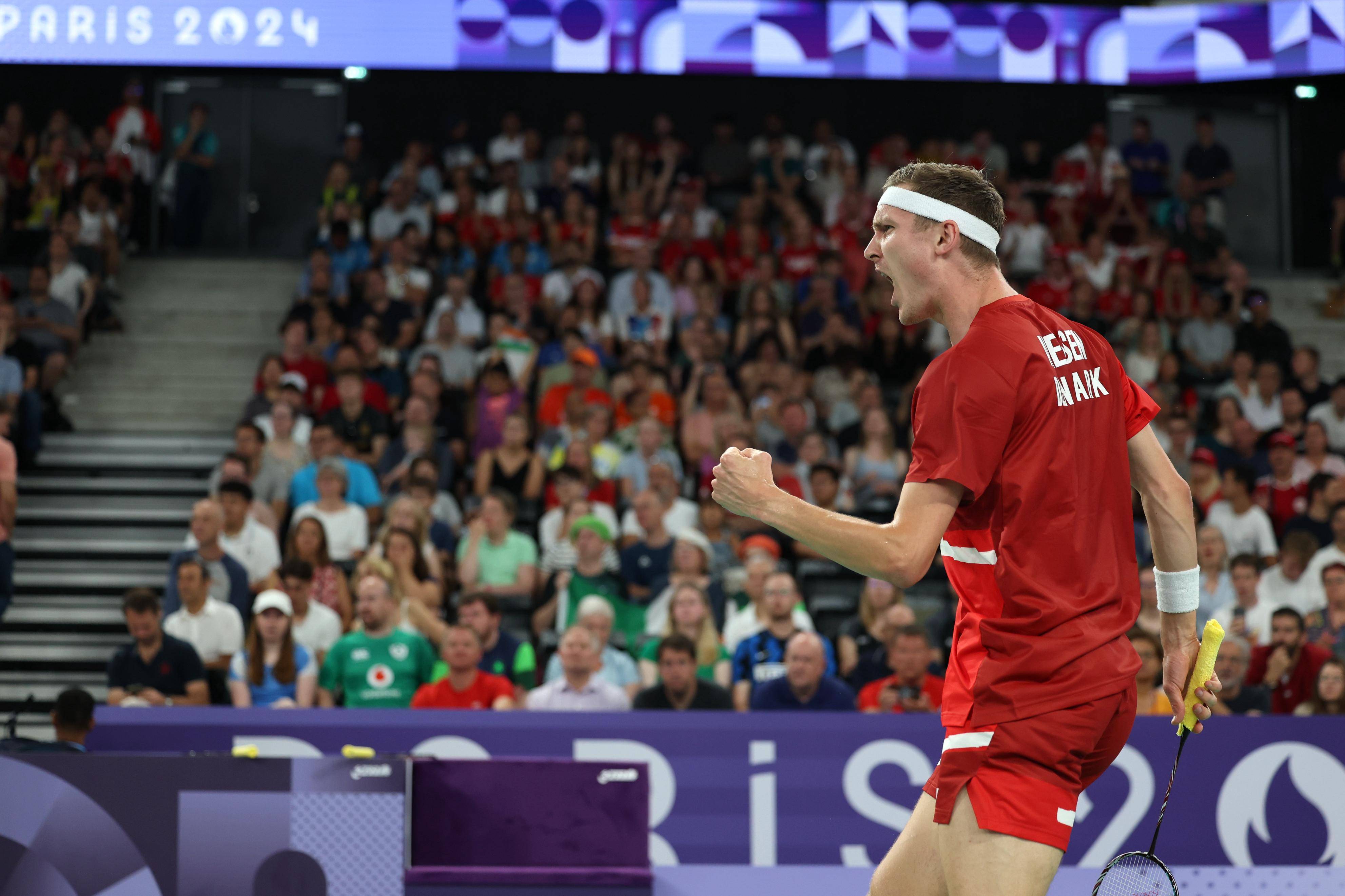 金年会电子-包含英格兰羽毛球队鏖战泰国羽毛球队，谌龙打破历史纪录的词条