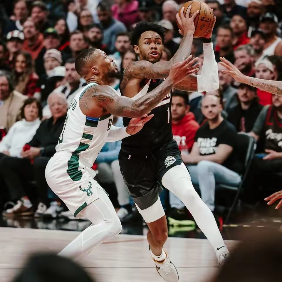 青岛队碾压灰熊,字母哥关键制胜 青岛队碾压灰熊,字母哥关键制胜